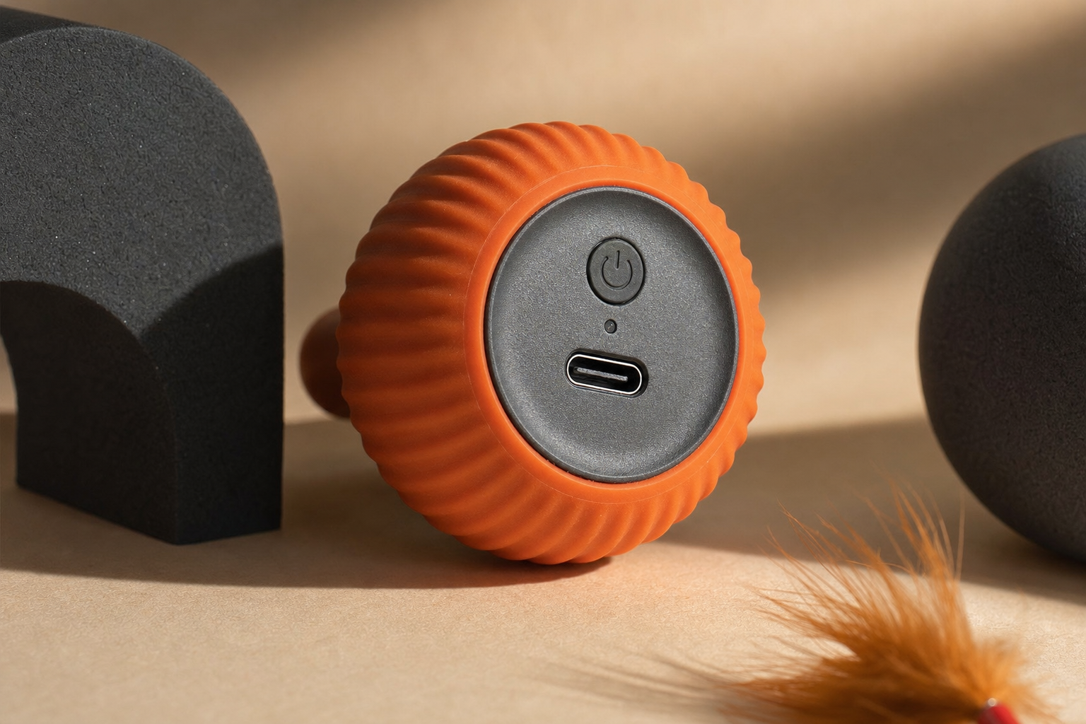 Close-up of the charging area on the BABORUI H-506 cat toy ball